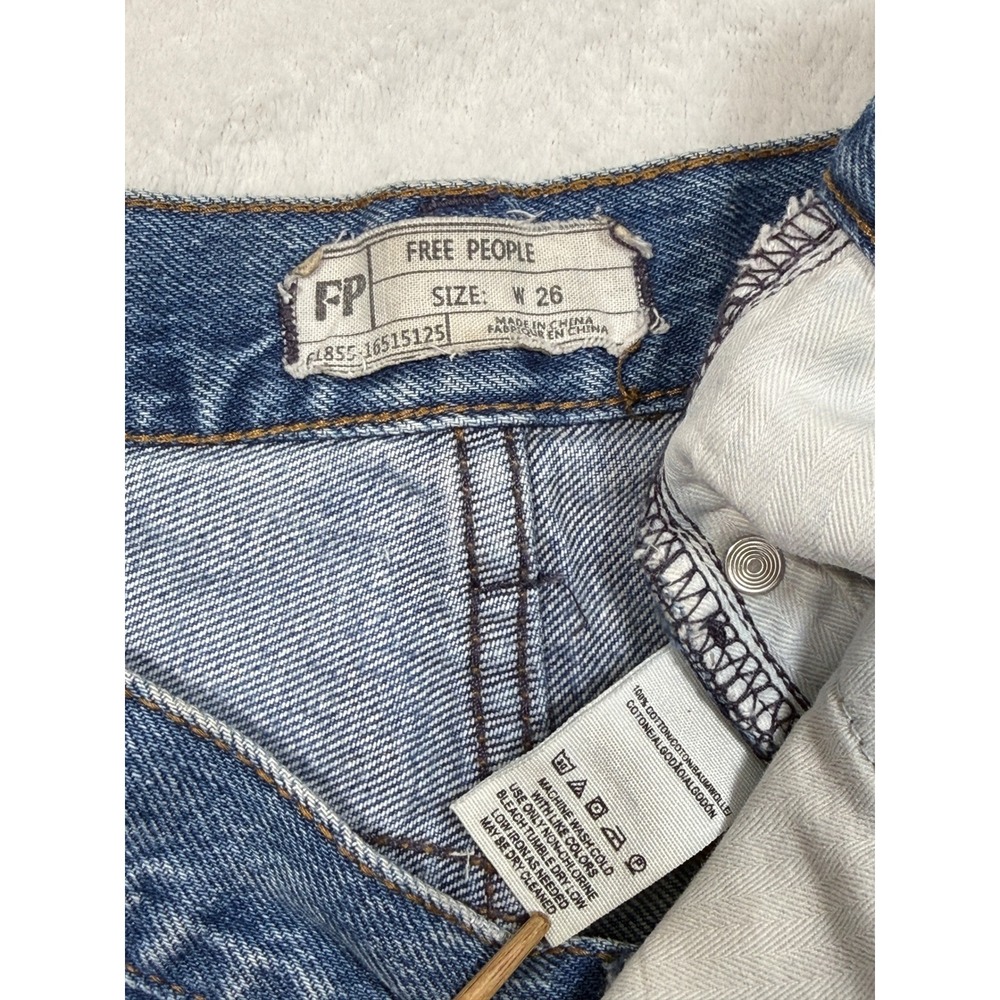 Free People Straight Leg Jeans Blue Med Wash Raw Released Hem W-26 Fit W-28x25 - Picture 3 of 8